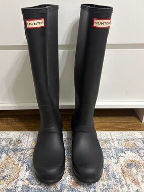 Hunter Black Tall Rain Boots with Red Logo